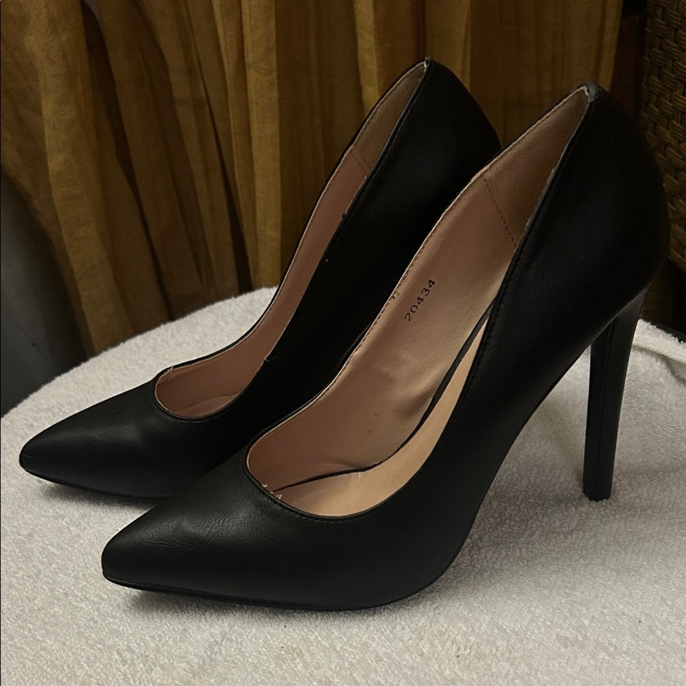 Chic Black Stiletto Heels
